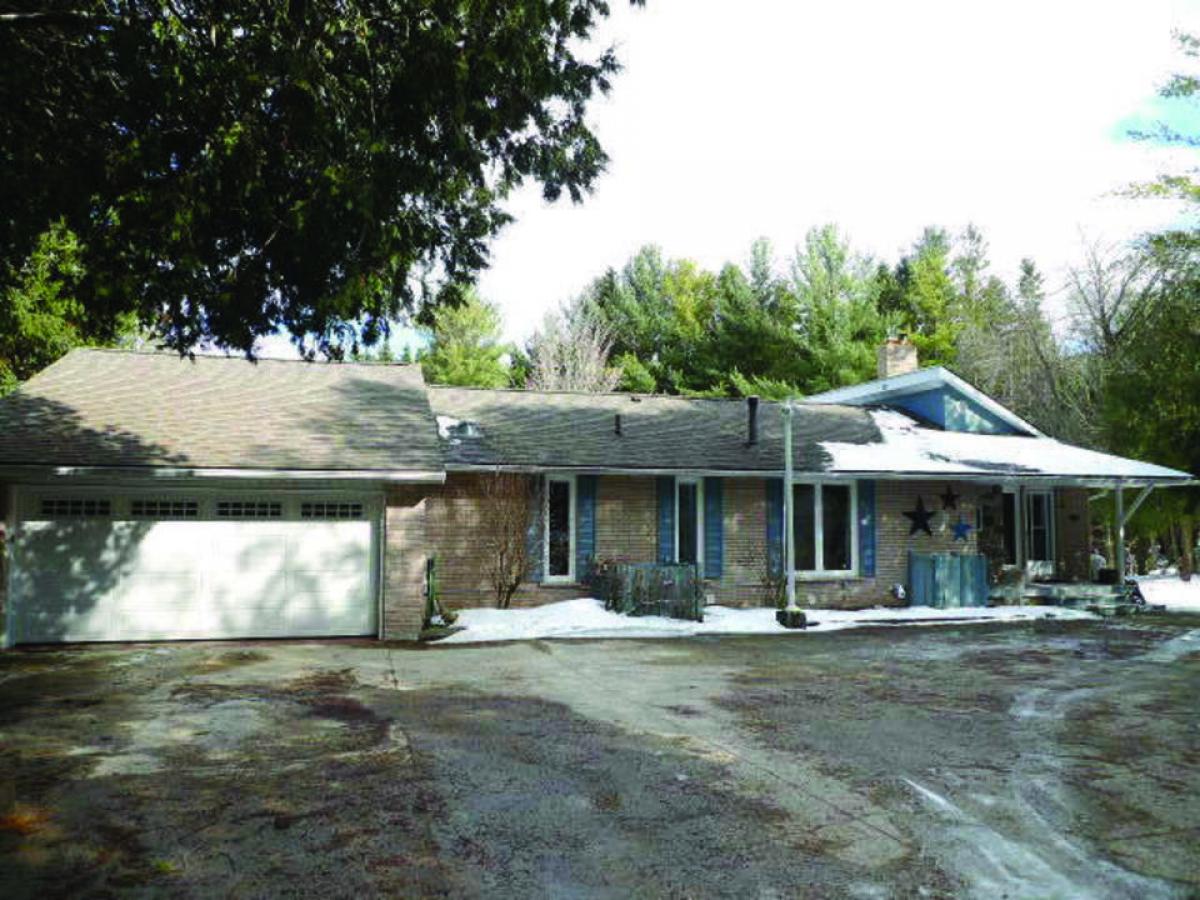 Picture of Home For Sale in Wellington North, Ontario, Canada