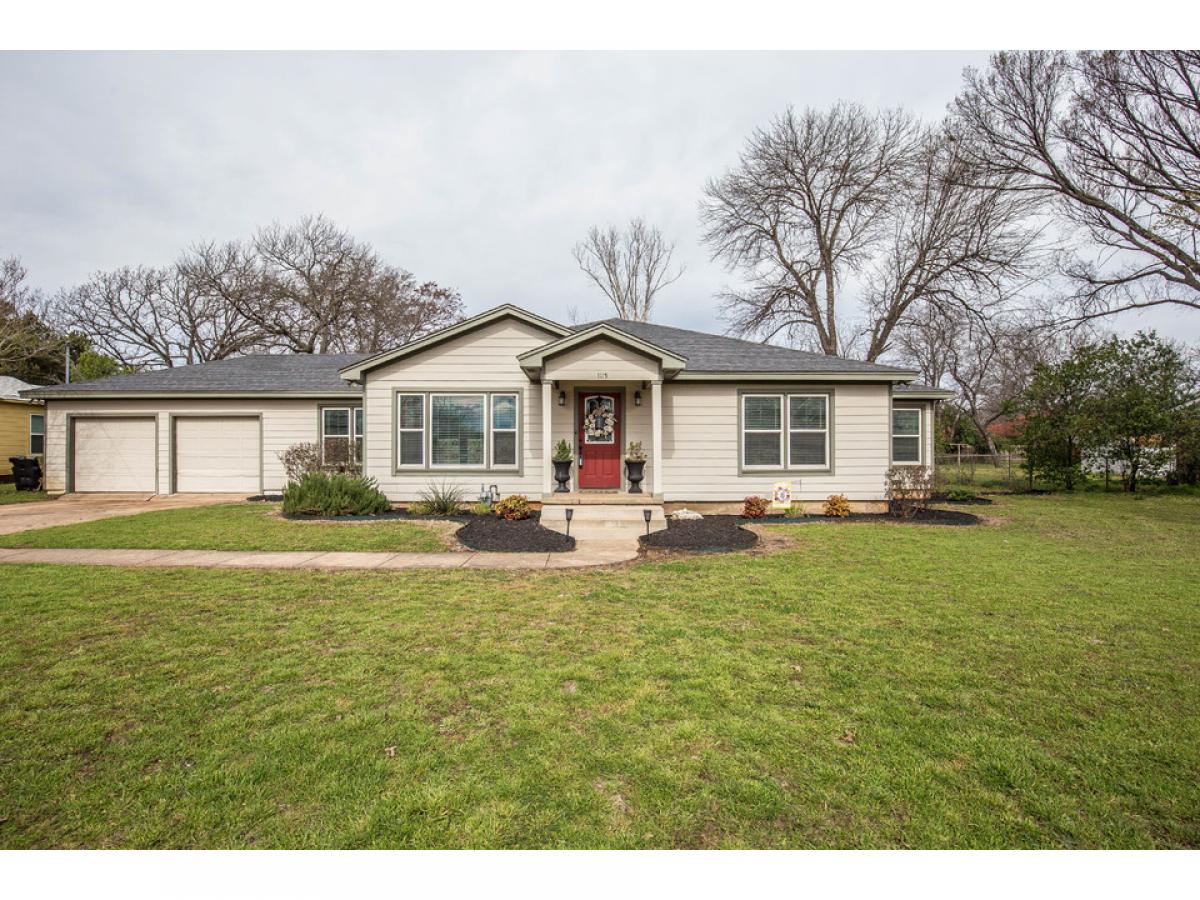 Picture of Home For Sale in McGregor, Texas, United States