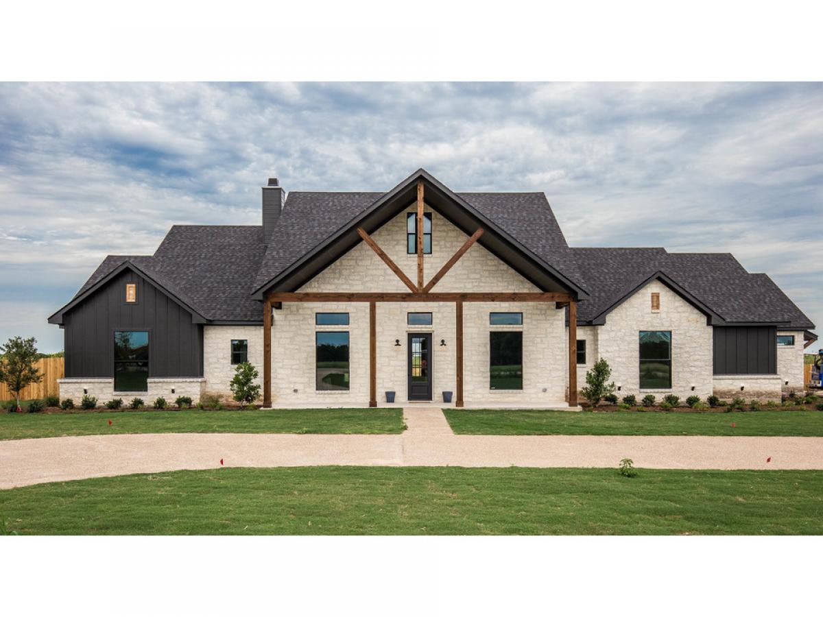 Picture of Home For Sale in Lorena, Texas, United States