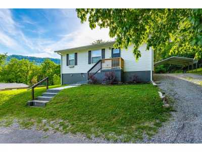 Home For Sale in South Pittsburg, Tennessee