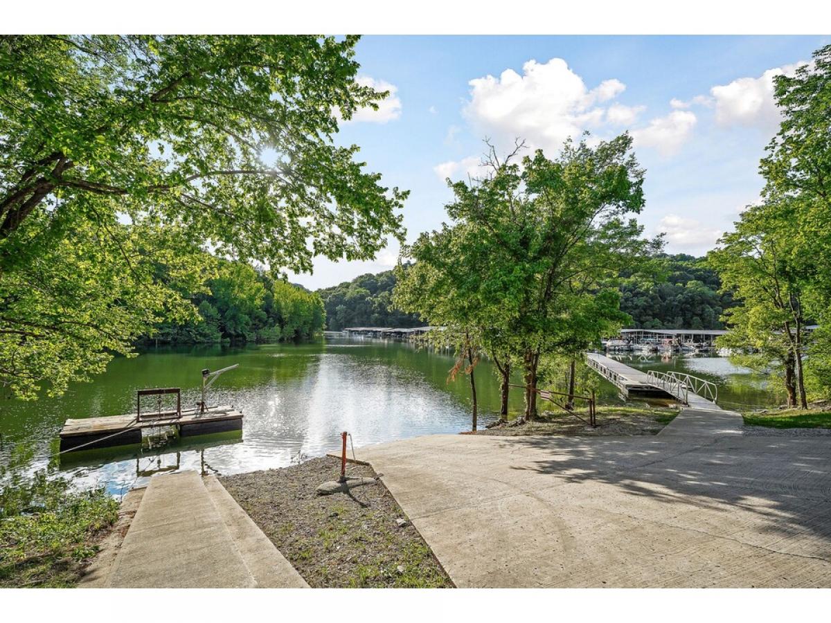 Picture of Home For Sale in Smithville, Tennessee, United States