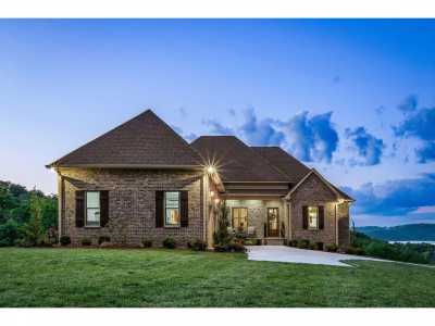 Home For Sale in Smithville, Tennessee