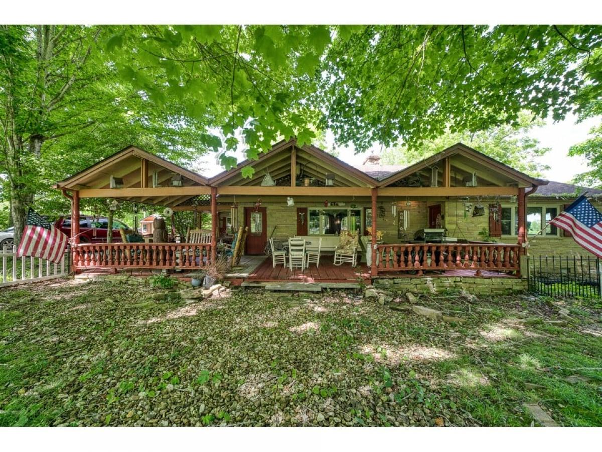 Picture of Home For Sale in Crossville, Tennessee, United States