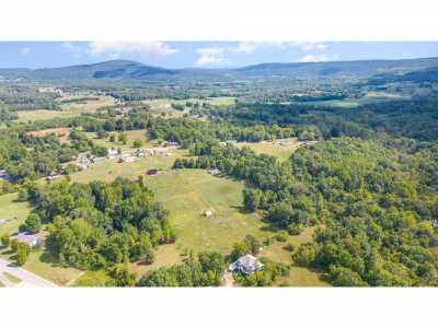 Home For Sale in Mc Minnville, Tennessee