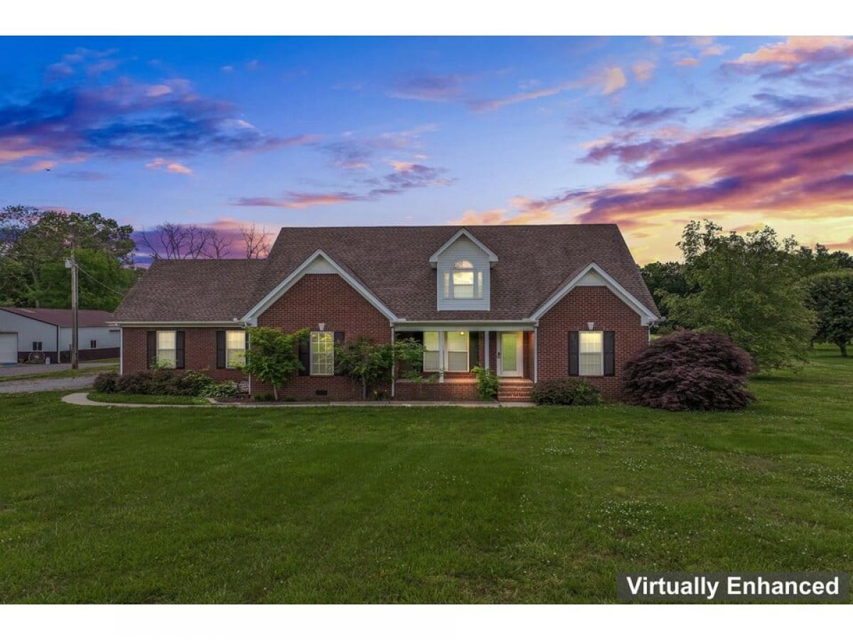 Picture of Home For Sale in Unionville, Tennessee, United States