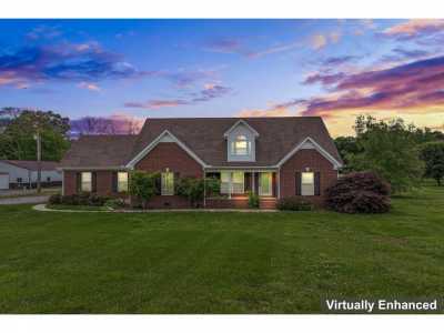 Home For Sale in Unionville, Tennessee