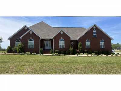 Home For Sale in Mc Minnville, Tennessee