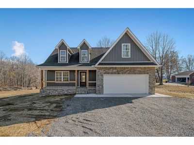 Home For Sale in Woodbury, Tennessee