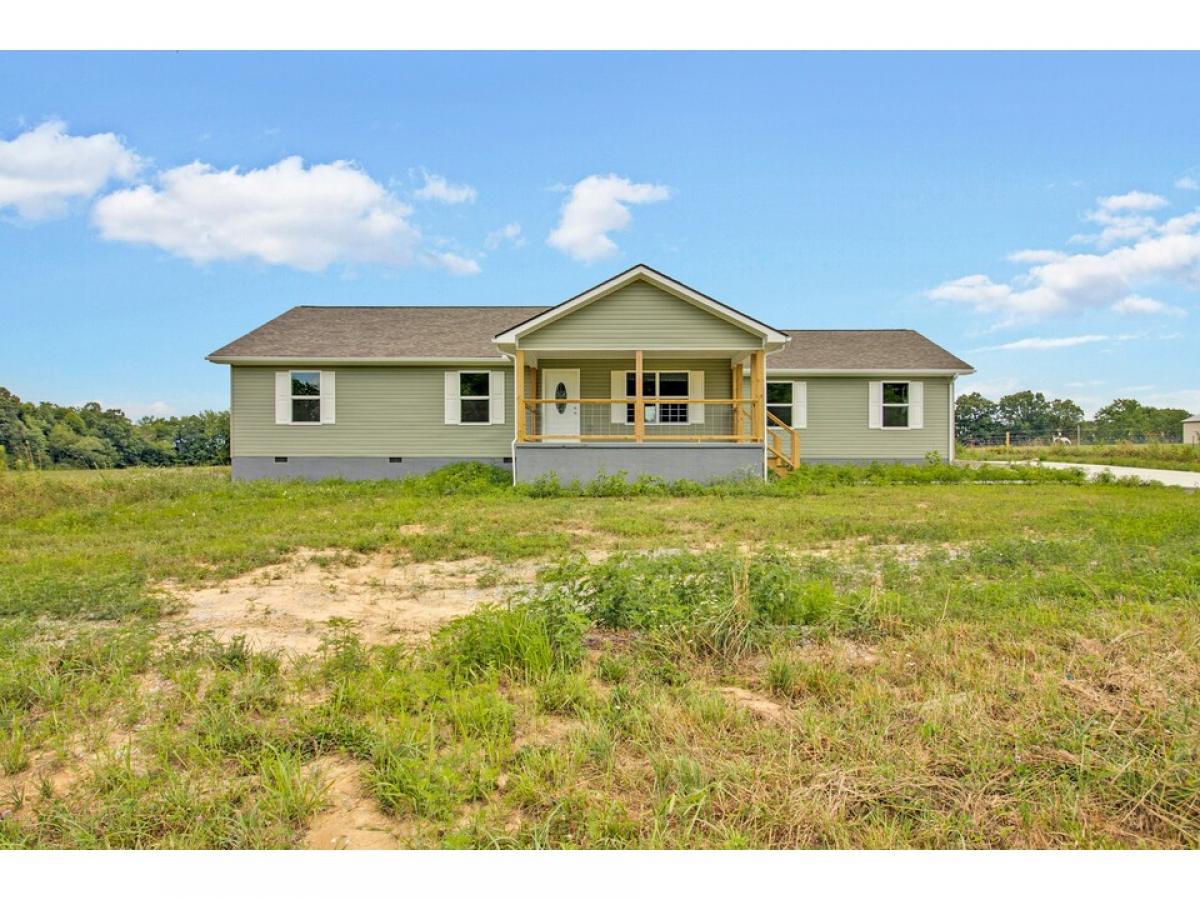 Picture of Home For Sale in Clarkrange, Tennessee, United States