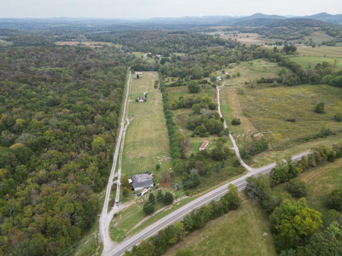 Picture of Home For Sale in Watertown, Tennessee, United States