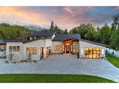 Home For Sale in Holladay, Utah