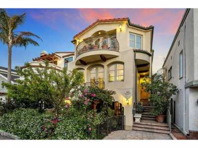 Home For Sale in Manhattan Beach, California