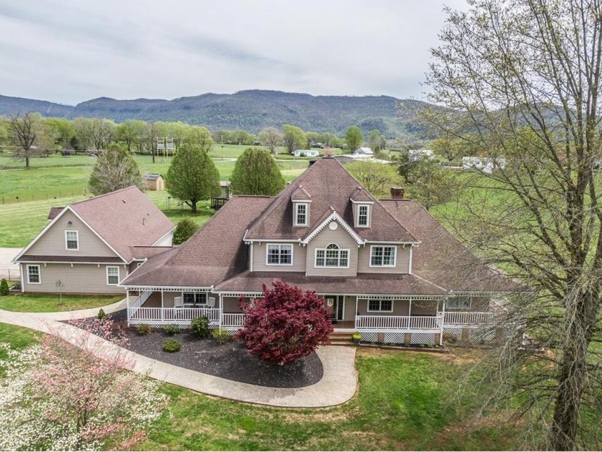 Picture of Home For Sale in Pikeville, Tennessee, United States