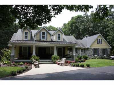 Home For Sale in Jamestown, Tennessee