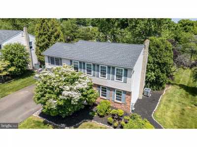 Home For Sale in Lansdale, Pennsylvania