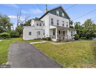 Home For Sale in Penllyn, Pennsylvania