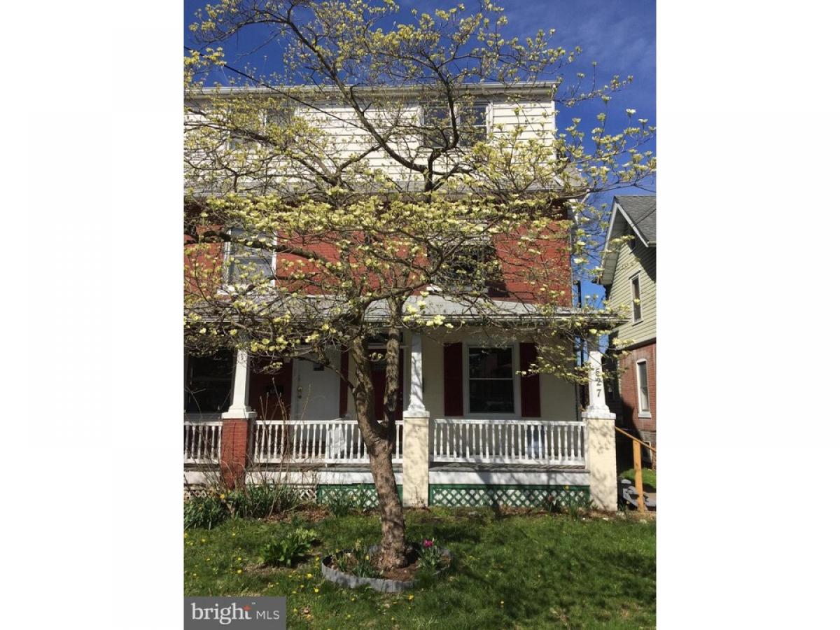 Picture of Home For Sale in Lansdale, Pennsylvania, United States