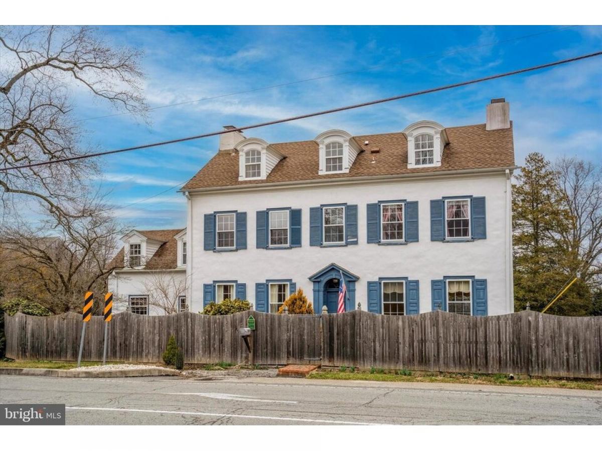 Picture of Home For Sale in Newtown Square, Pennsylvania, United States