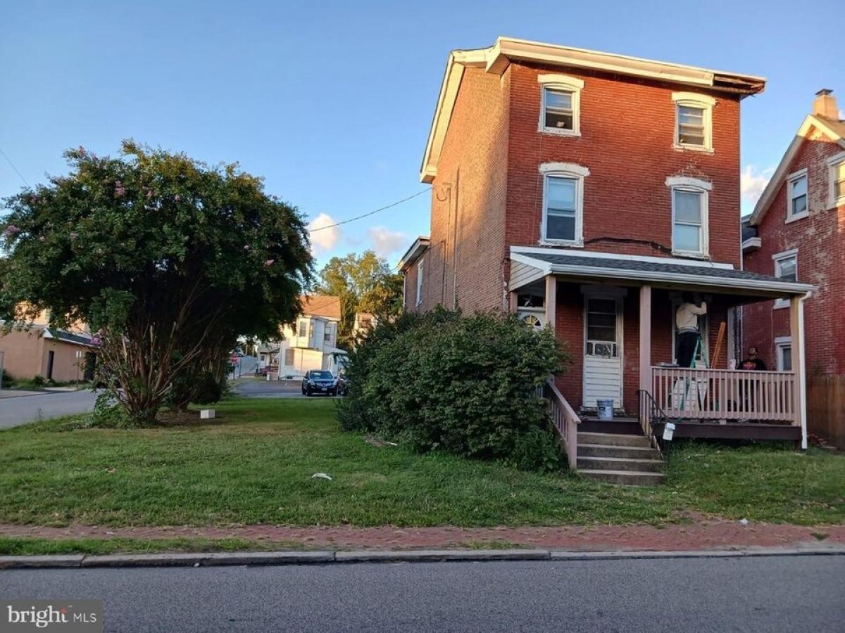 Picture of Home For Sale in Brookhaven, Pennsylvania, United States