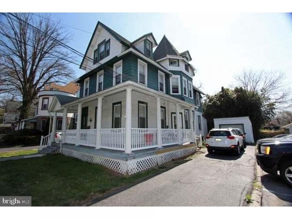 Picture of Home For Sale in Ridley Park, Pennsylvania, United States