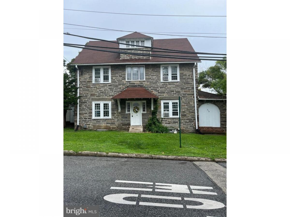 Picture of Home For Sale in Bryn Mawr, Pennsylvania, United States