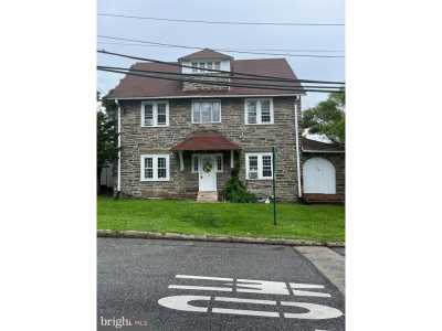 Home For Sale in Bryn Mawr, Pennsylvania