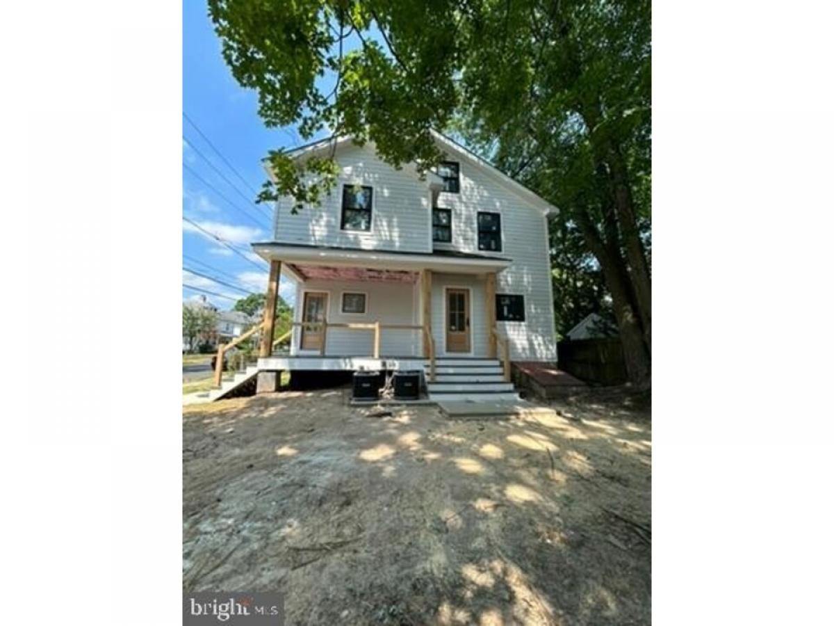 Picture of Home For Sale in Doylestown, Pennsylvania, United States