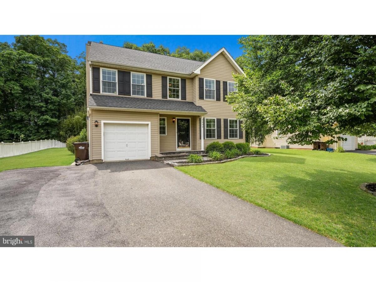 Picture of Home For Sale in Quakertown, Pennsylvania, United States