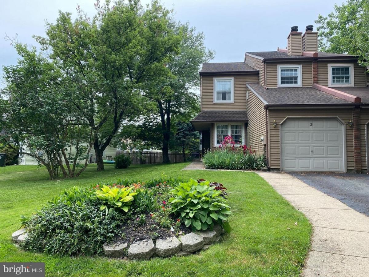 Picture of Home For Sale in Doylestown, Pennsylvania, United States