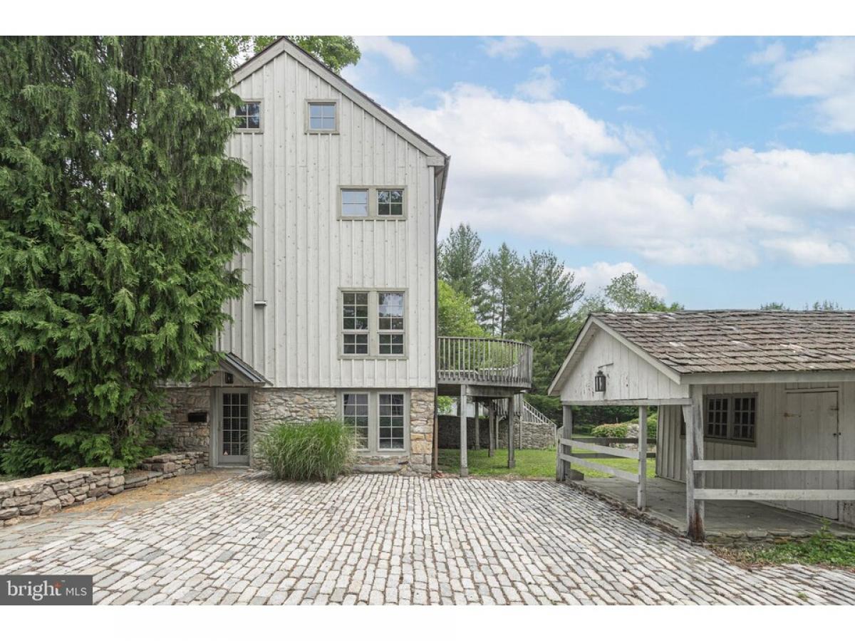 Picture of Home For Sale in Doylestown, Pennsylvania, United States