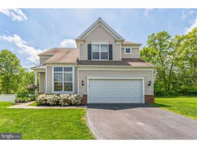 Home For Sale in Fountainville, Pennsylvania