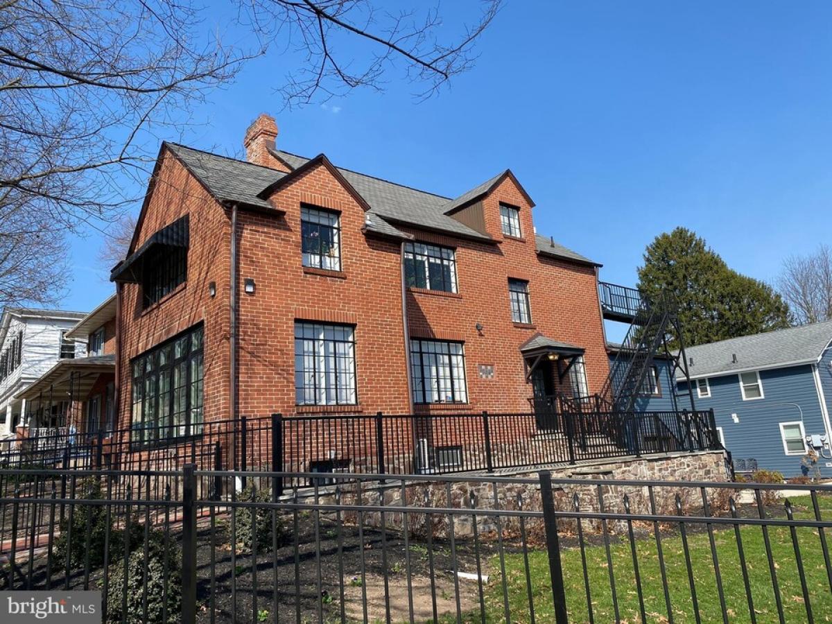 Picture of Home For Sale in Doylestown, Pennsylvania, United States