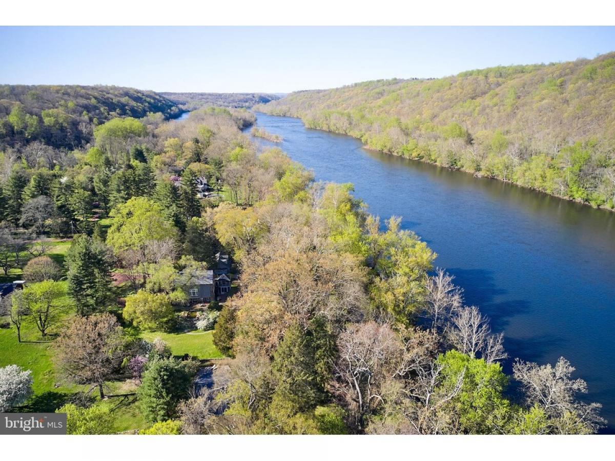 Picture of Home For Sale in Pipersville, Pennsylvania, United States