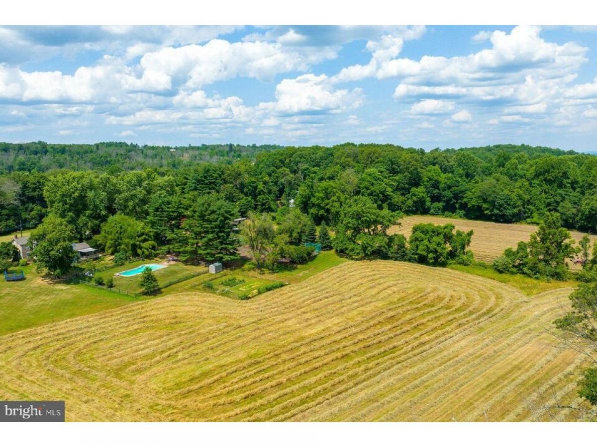 Picture of Residential Land For Sale in Flemington, New Jersey, United States