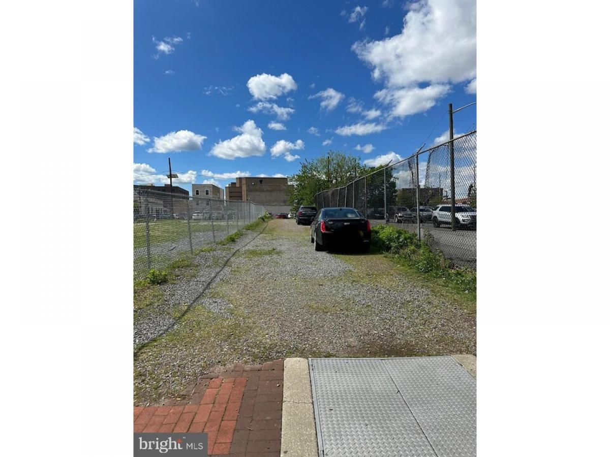 Picture of Residential Land For Sale in Camden, New Jersey, United States