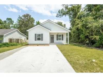 Home For Sale in Crawfordville, Florida