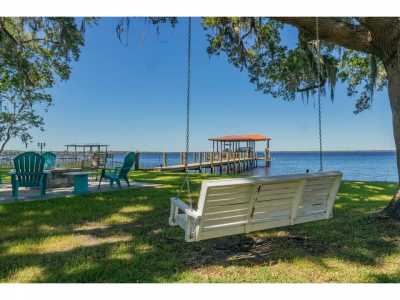 Home For Sale in Crescent City, Florida