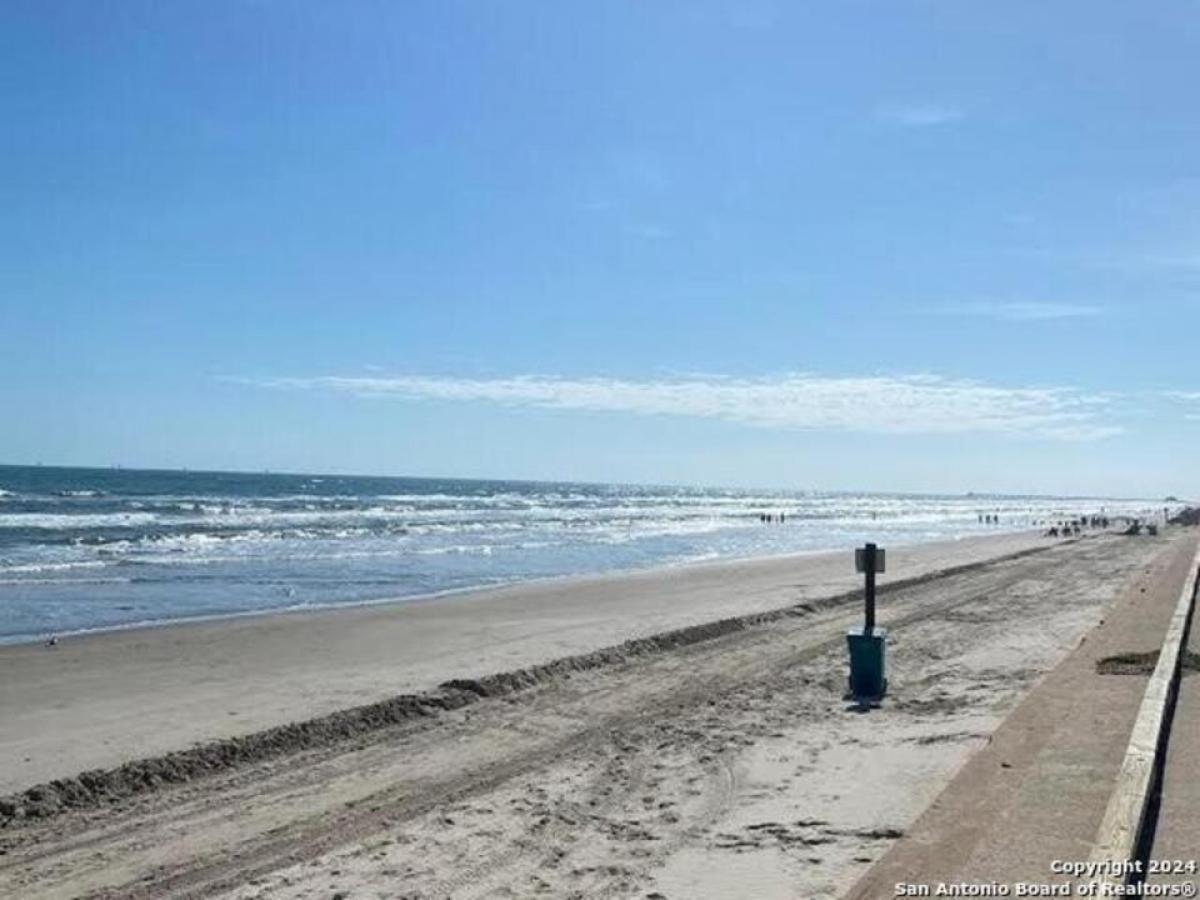 Picture of Home For Sale in Corpus Christi, Texas, United States