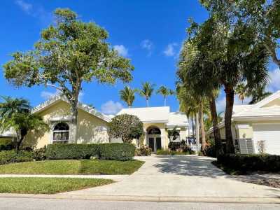 Home For Sale in West Palm Beach, Florida