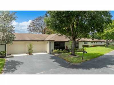 Home For Sale in Boynton Beach, Florida