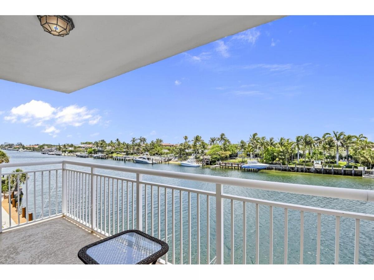 Picture of Home For Sale in Hillsboro Beach, Florida, United States