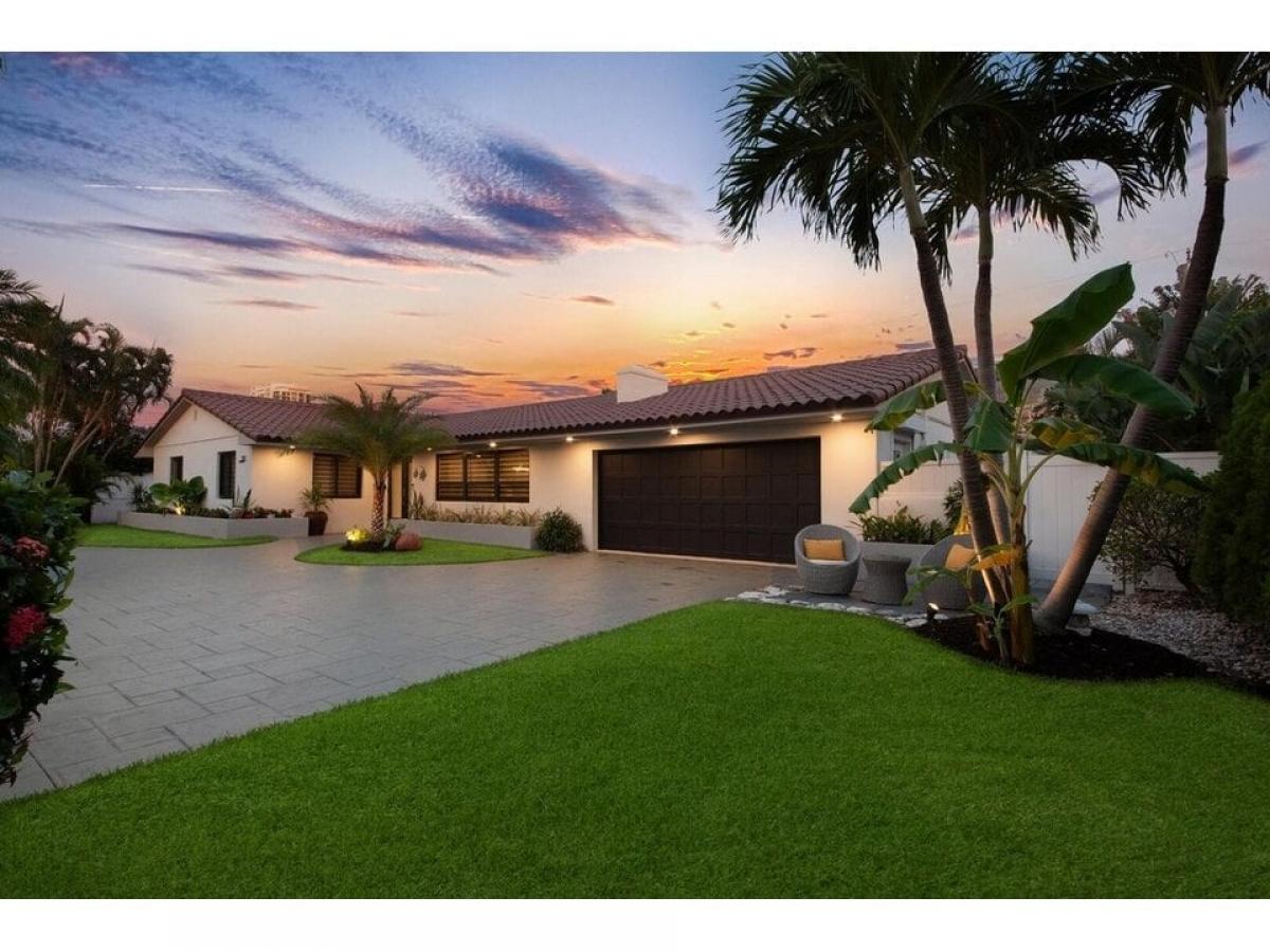 Picture of Home For Sale in Singer Island, Florida, United States