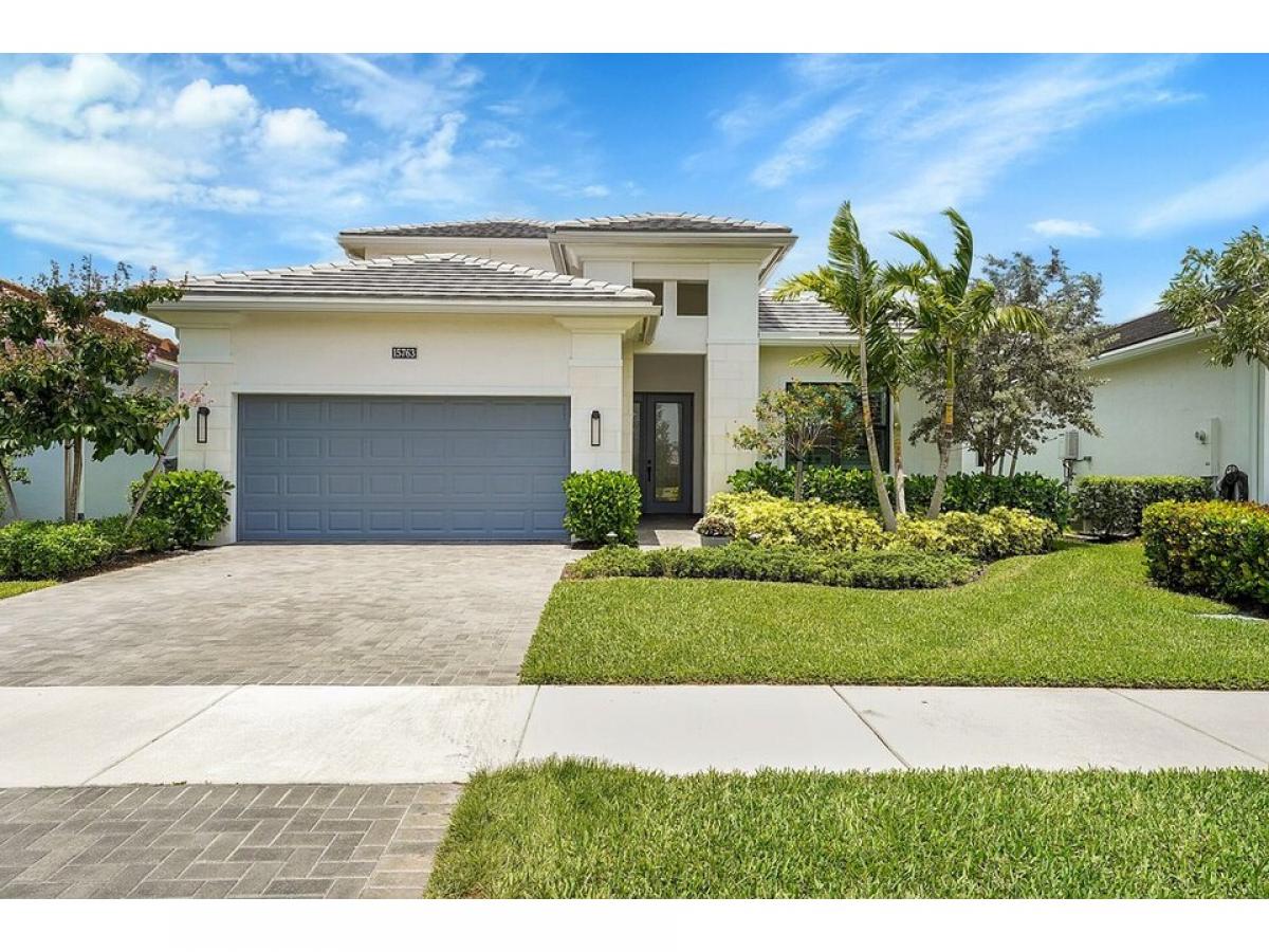 Picture of Home For Sale in Westlake, Florida, United States