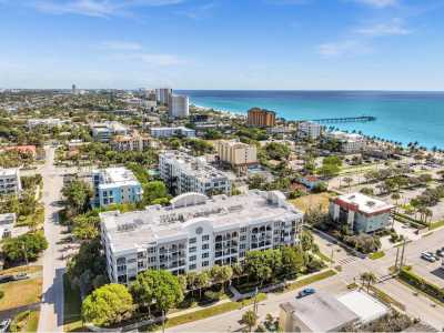 Home For Sale in Deerfield Beach, Florida