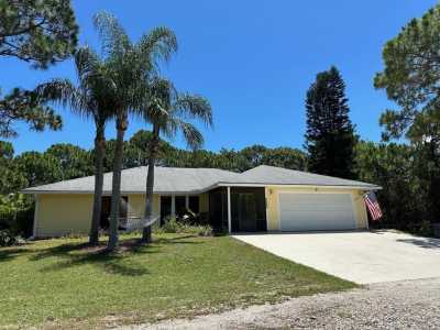 Home For Sale in Port Saint Lucie, Florida