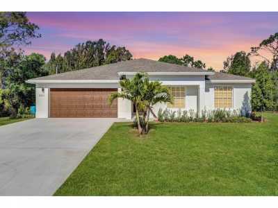 Home For Sale in Okeechobee, Florida