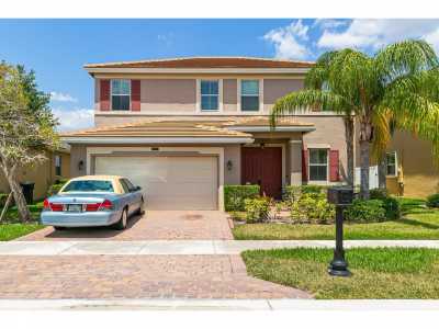 Home For Sale in Port Saint Lucie, Florida