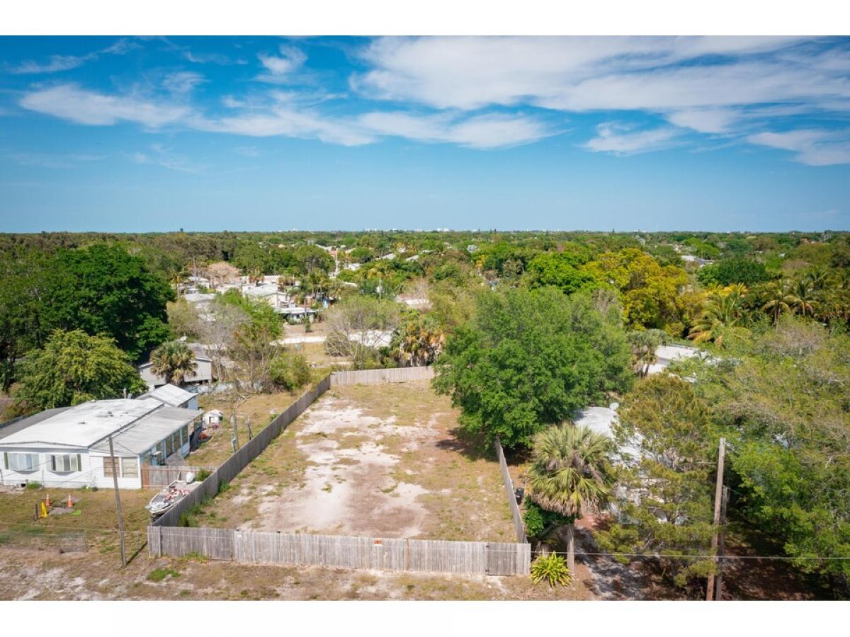 Picture of Residential Land For Sale in Stuart, Florida, United States