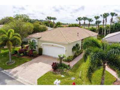 Home For Sale in Port Saint Lucie, Florida