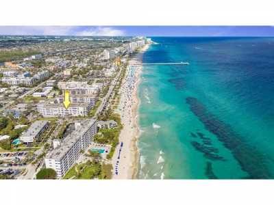 Home For Sale in Deerfield Beach, Florida